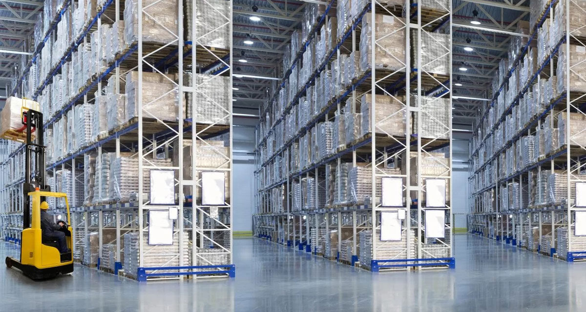 Regulating warehouse temperatures with air conditioning tech